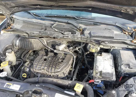 2016 Chrysler Town & Country Touring-L Anniversary Edition из США, поврежденный, VIN 2C4RC1CG6GR189556